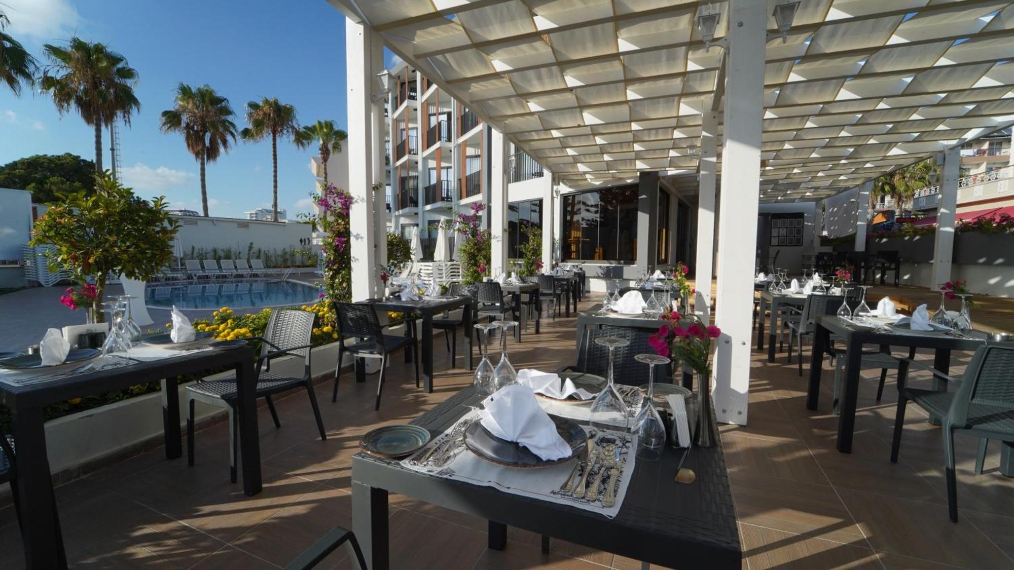 The Raga Side Ultra All Inclusive (Adults Only) Exterior photo